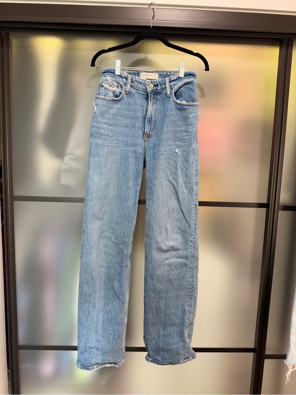 Abercrombie 90s high rise relaxed jean, slightly distressed medium wash